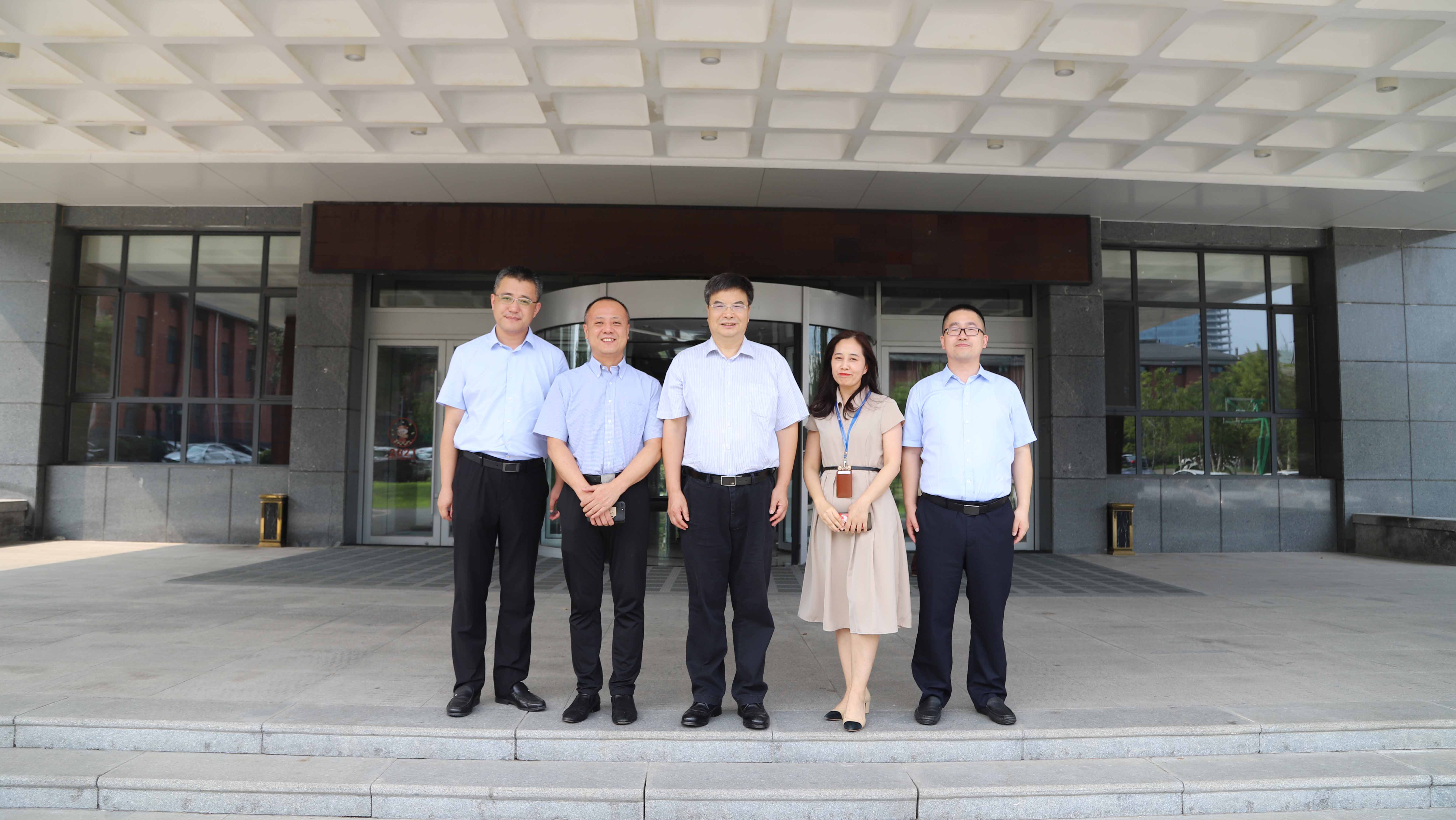 山東財經大學-合影.jpg